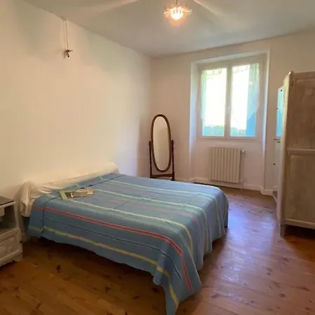Holiday home Maison Fougeres Droite Saint-prejet D'allier 14 Personnes